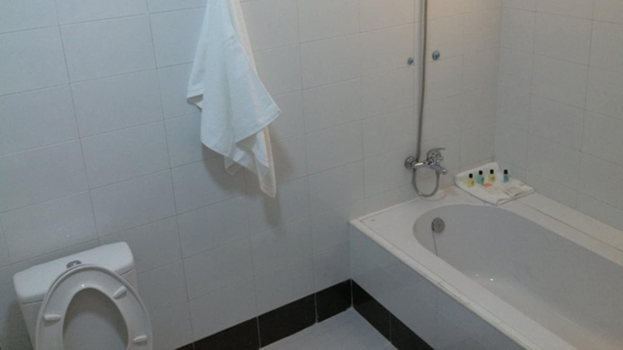 Holiday Hotel Yangon Extérieur photo