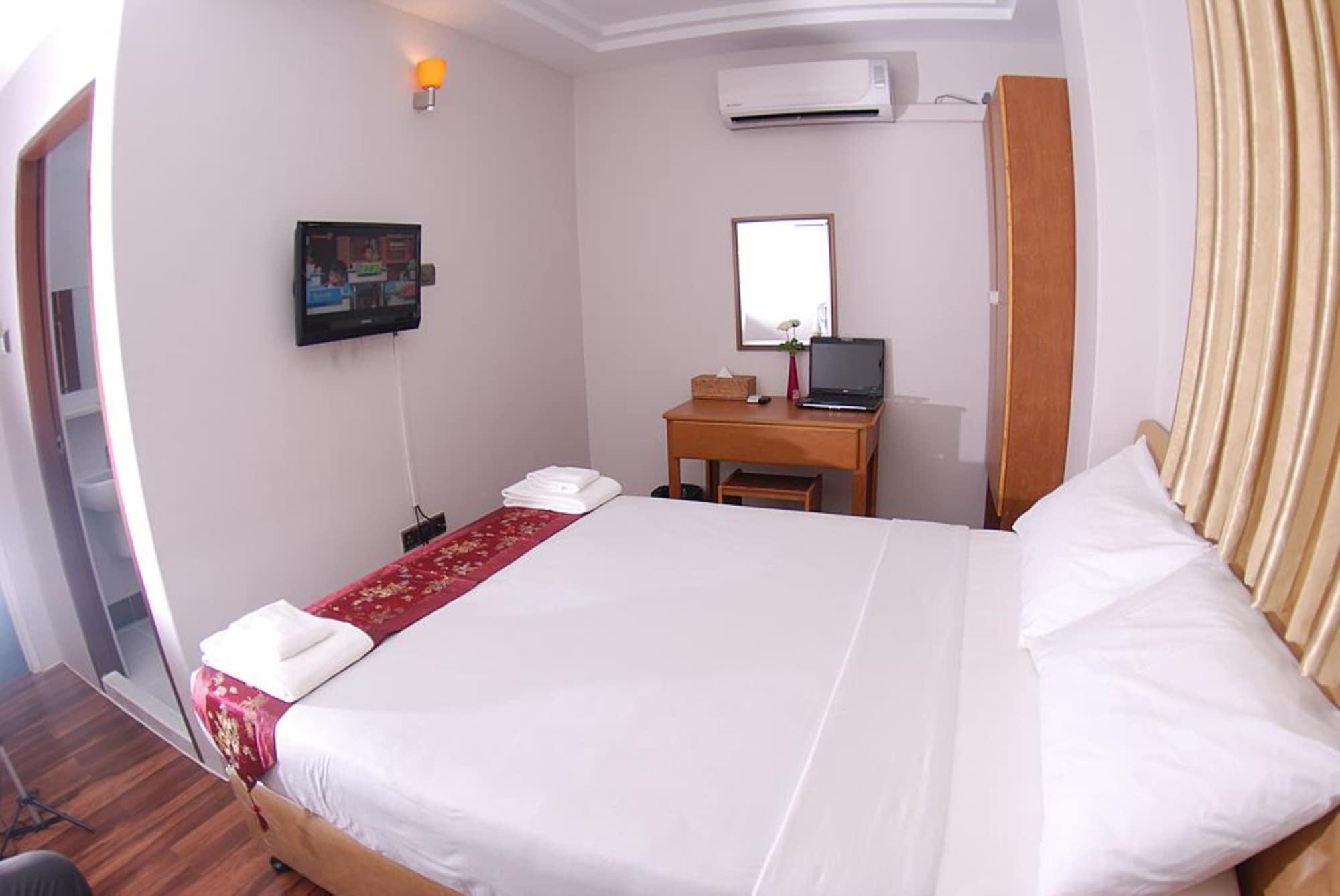 Holiday Hotel Yangon Extérieur photo