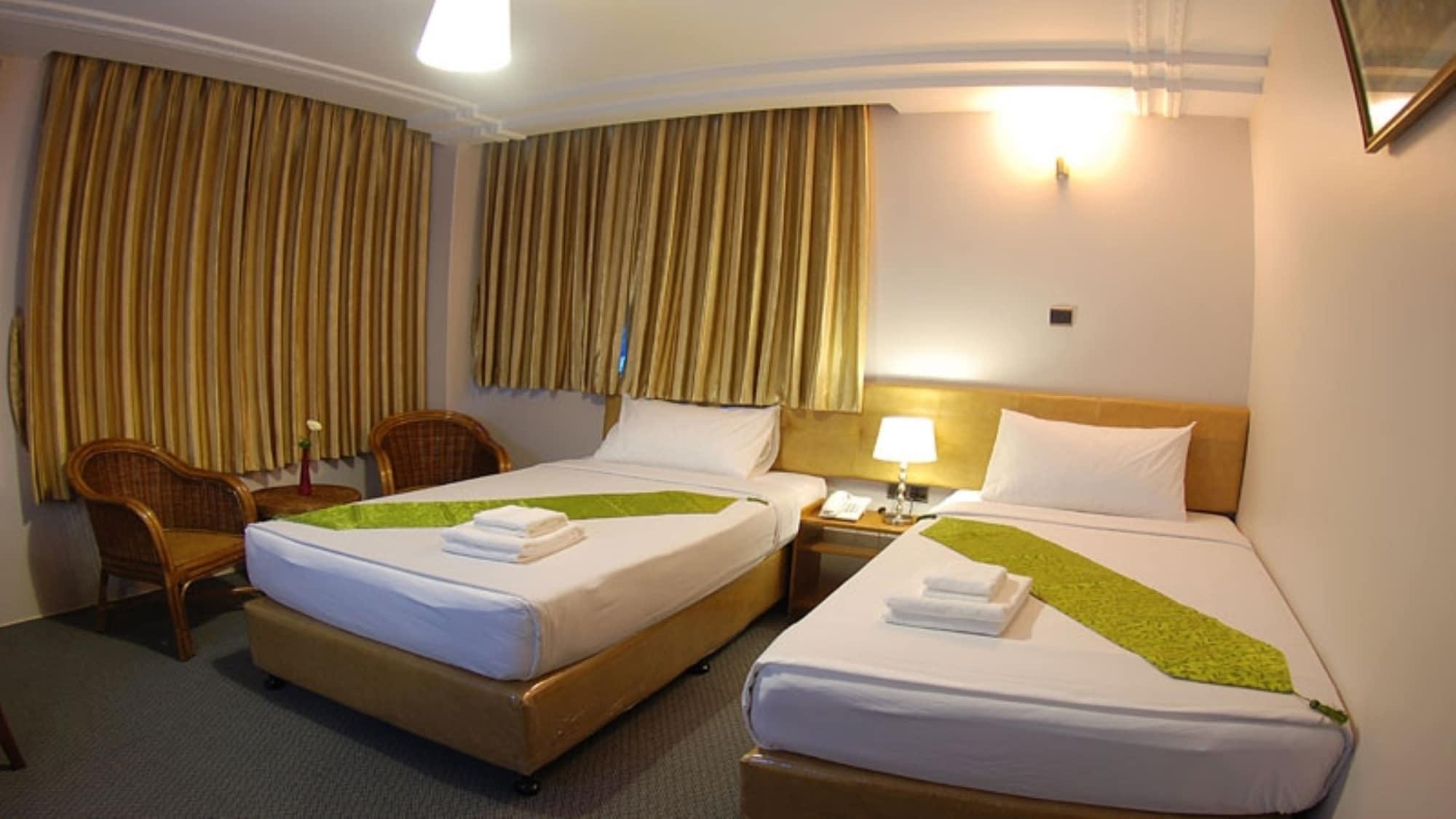 Holiday Hotel Yangon Extérieur photo