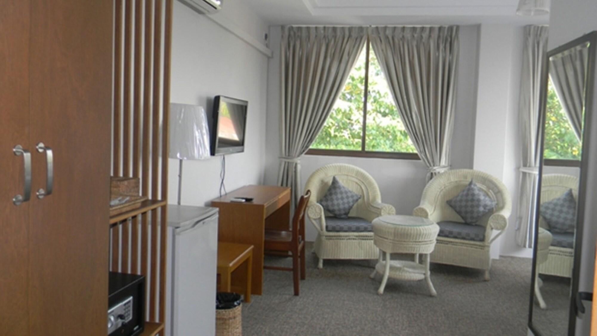 Holiday Hotel Yangon Extérieur photo