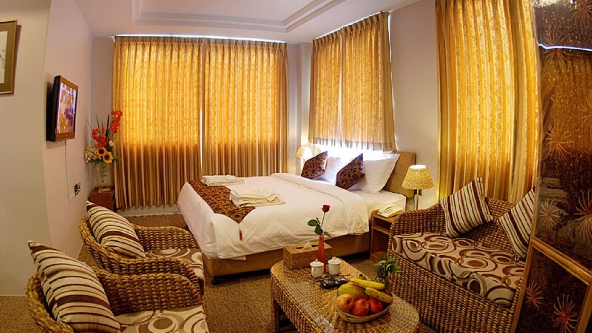 Holiday Hotel Yangon Extérieur photo