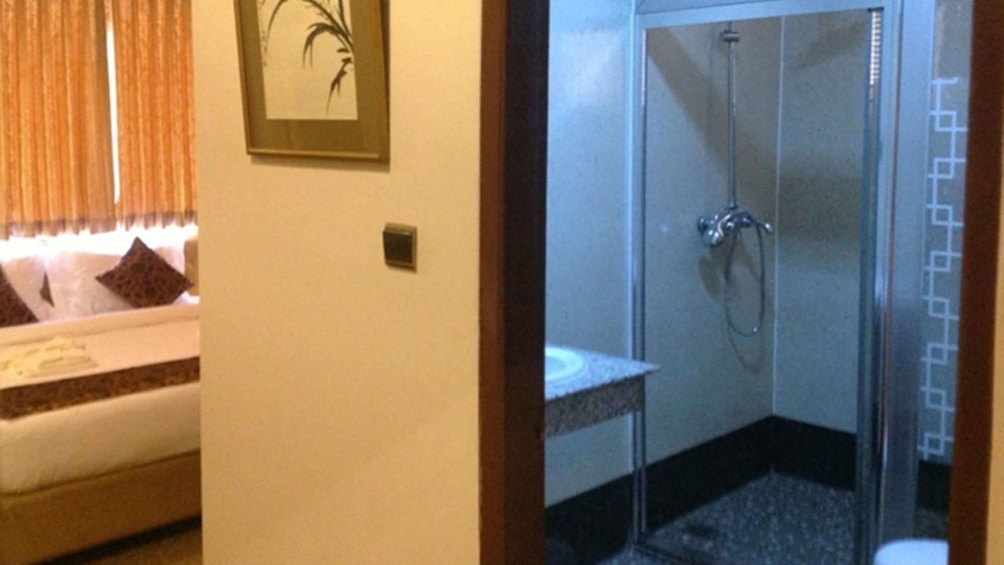 Holiday Hotel Yangon Extérieur photo